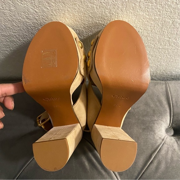 Like New CHLOE MISCHA Crisscross Suede Slingback 100mm
Sandals Size 36.5 - Picture 7 of 11